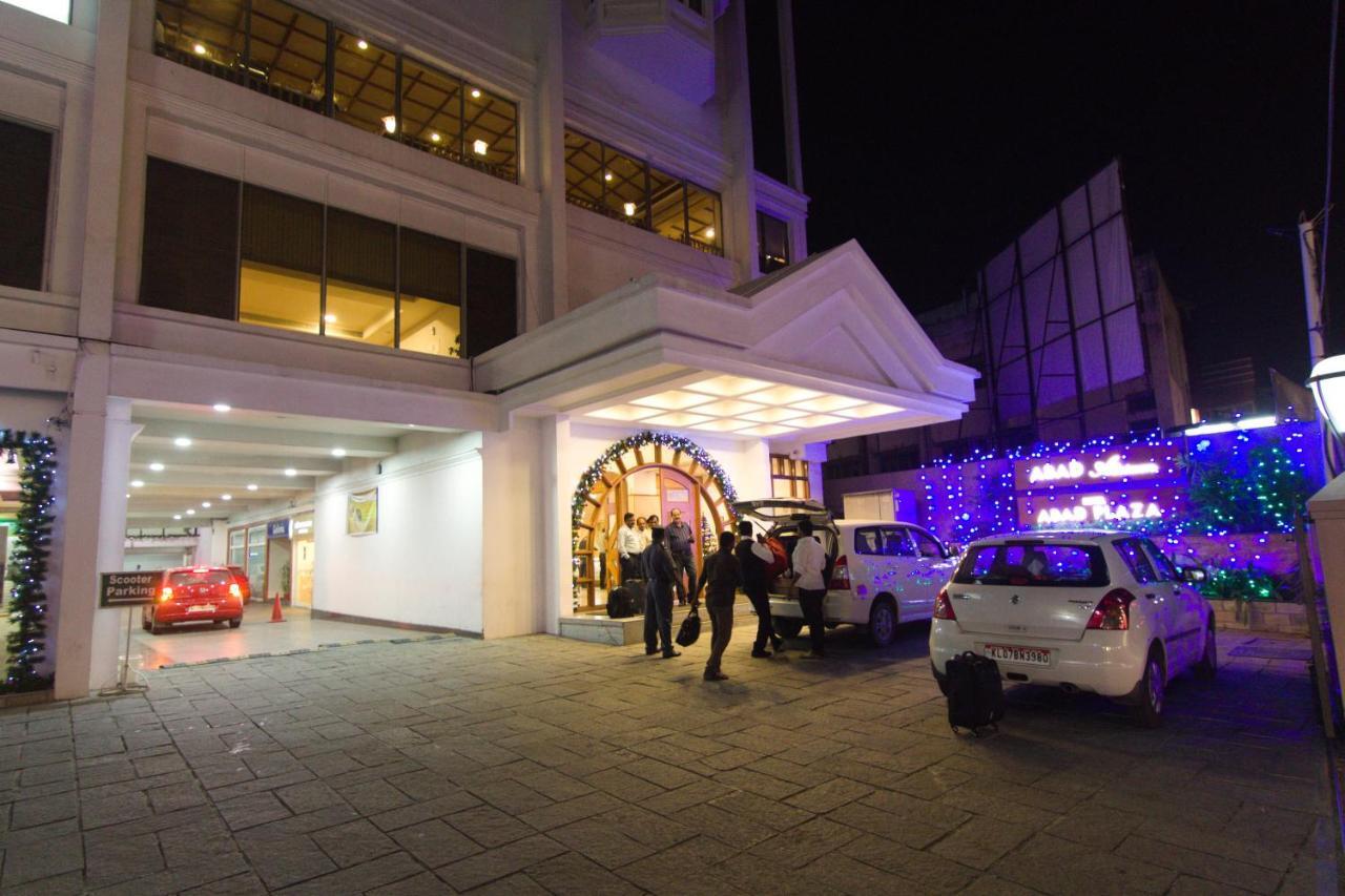 Hotel Abad Plaza Kochi Exterior foto